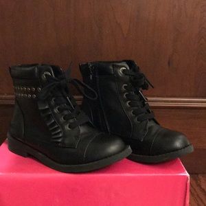 Girls boots